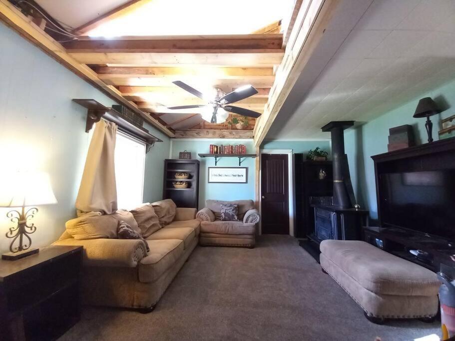 The Goulding Cottage And Farm - 4 Beds, 3 Baths Henrieville ภายนอก รูปภาพ