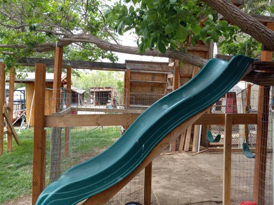 The Goulding Cottage And Farm - 4 Beds, 3 Baths Henrieville ภายนอก รูปภาพ
