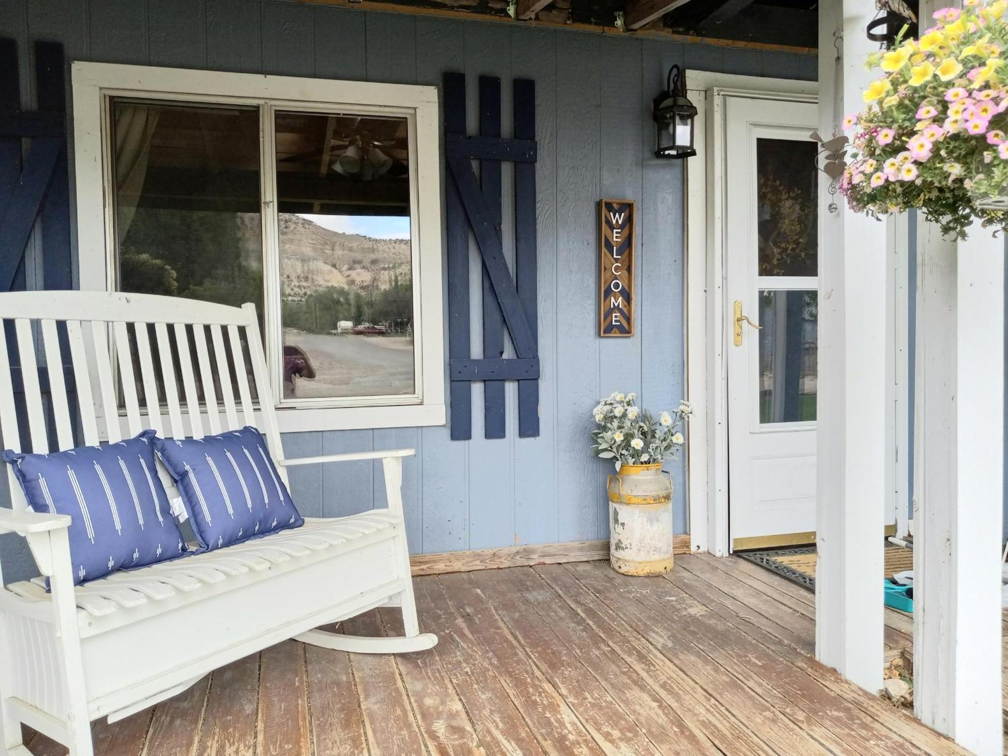 The Goulding Cottage And Farm - 4 Beds, 3 Baths Henrieville ภายนอก รูปภาพ